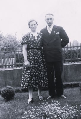 <br>um 1942