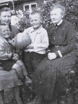 <br>um 1934