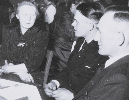 <br>um 1950