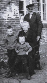 <br>um 1932