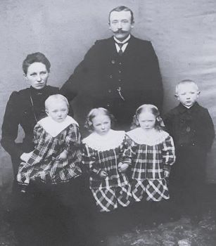 <br>um 1910