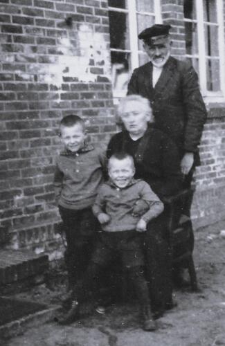 <br>um 1932
