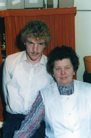 <br>um 1988