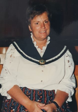 <br>um 2000