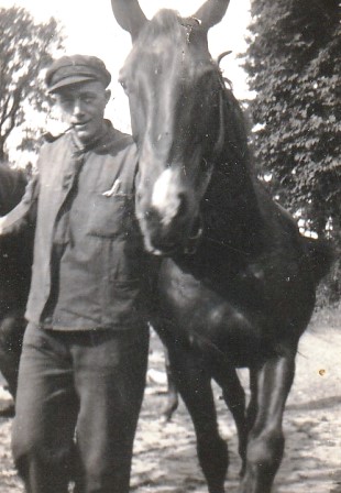 <br>um 1940