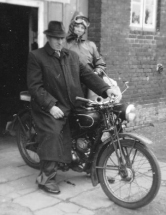 <br>um 1952