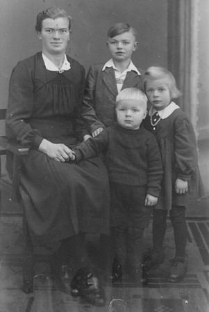 <br>um 1946
