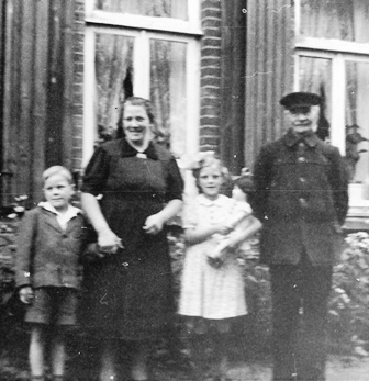 <br>um 1944