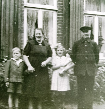 <br>um 1944