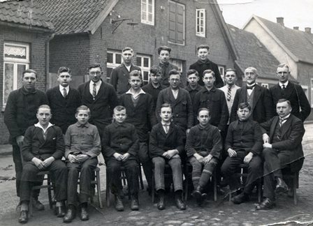 <br>um 1925