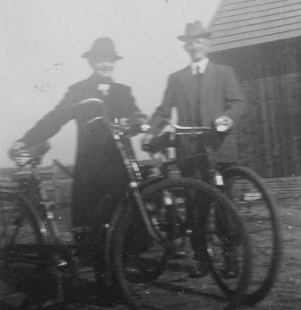 <br>um 1942