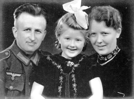 <br>um 1942